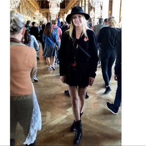 Hi, I’m Emily! Give me your best offer :)